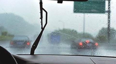 雨天行駛